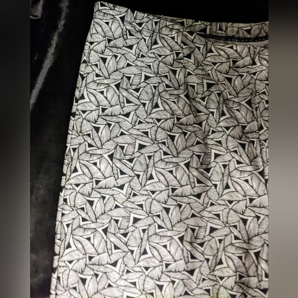 Coldwater Creek Black and White Patterned Pants- XL - Picture 3 of 6